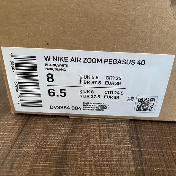 Nike Pegasus 40 Black/White - Picture 8 of 9